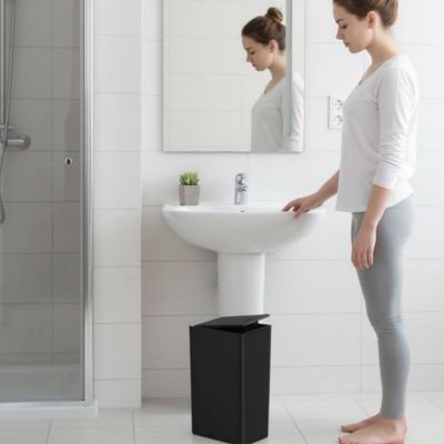 Poubelle salle de bain
