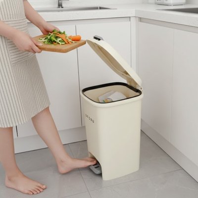 Poubelle cuisine 