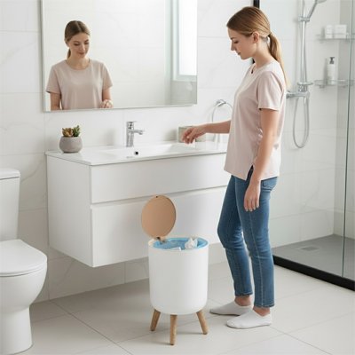 Poubelle salle de bain