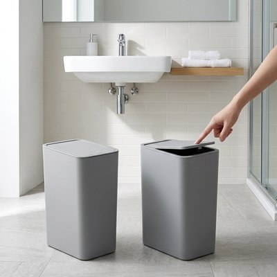 Poubelle salle de bain 