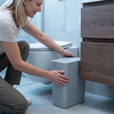 Poubelle salle de bain 